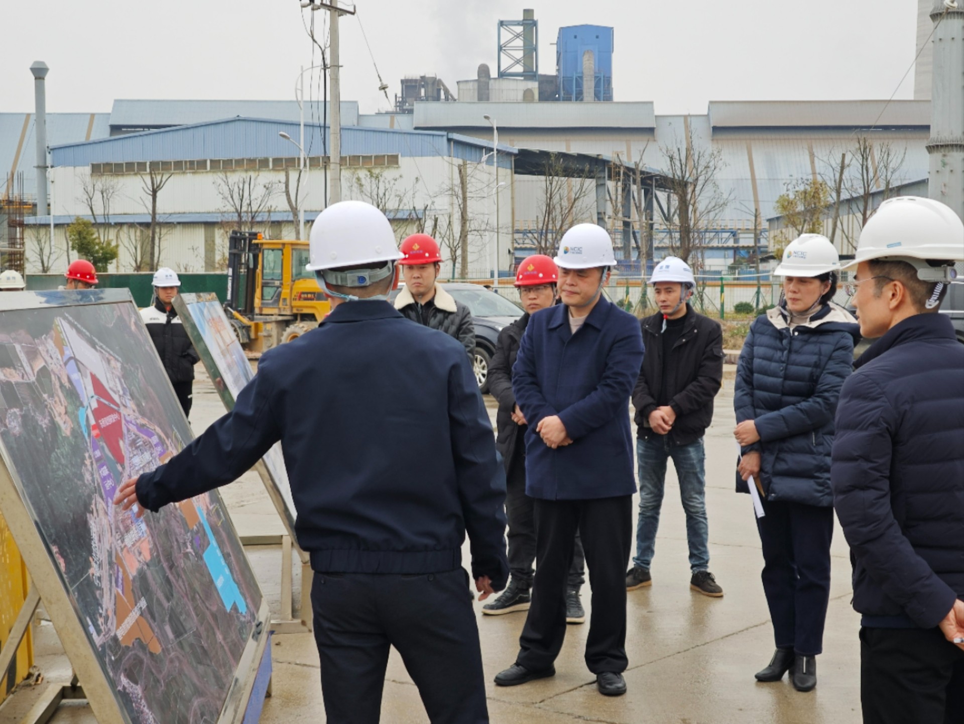 2024-2-29市交投集團領(lǐng)導深入市交投物流集團項目一線(xiàn)調研，章佳琦拍攝1.jpg