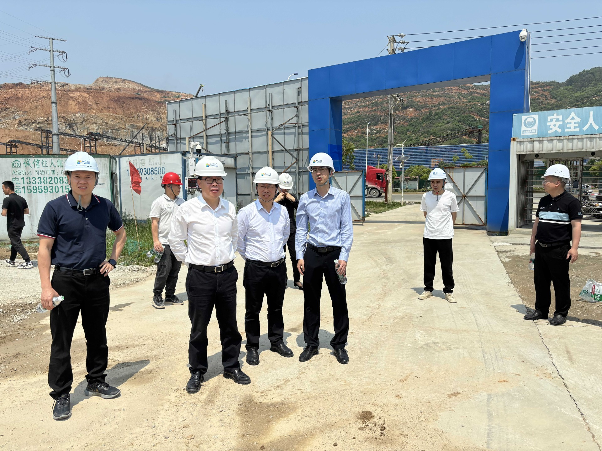市交投集團領(lǐng)導深入市交投項目開(kāi)展五一節前安全檢查，賴(lài)海瀾拍攝1_new.jpg