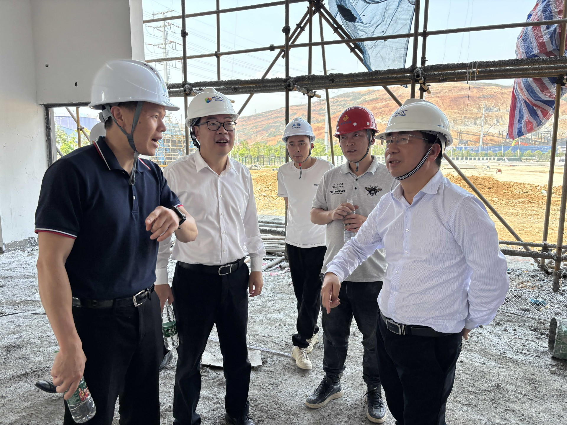 市交投集團領(lǐng)導深入市交投項目開(kāi)展五一節前安全檢查，賴(lài)海瀾拍攝2_new.jpg